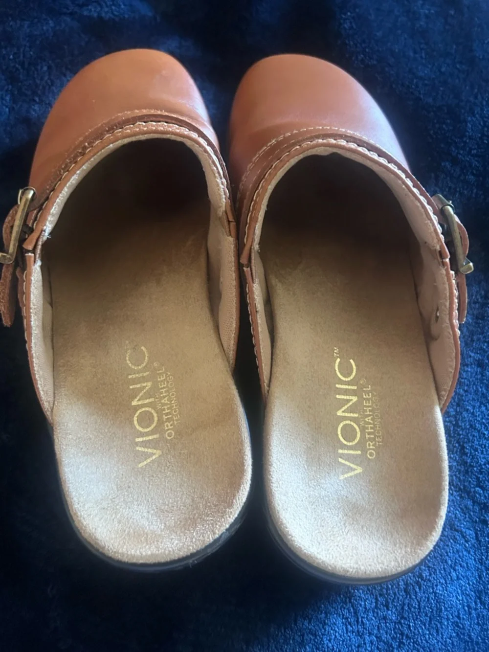 Vionic Clogs Shoes - Picture 8 of 9